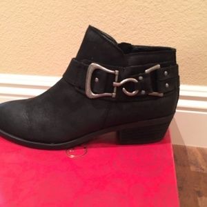 Women's Mystify black Ankle Boot